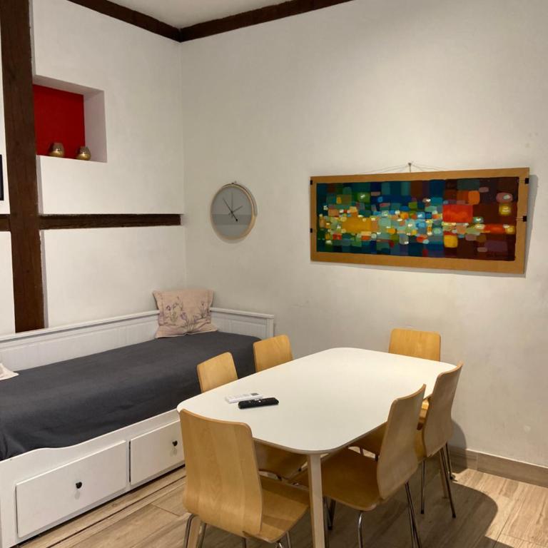 Opera-Suites Luxury La boheme, in the very center of Madrid. - Apartamento de 2 dormitorios - 20