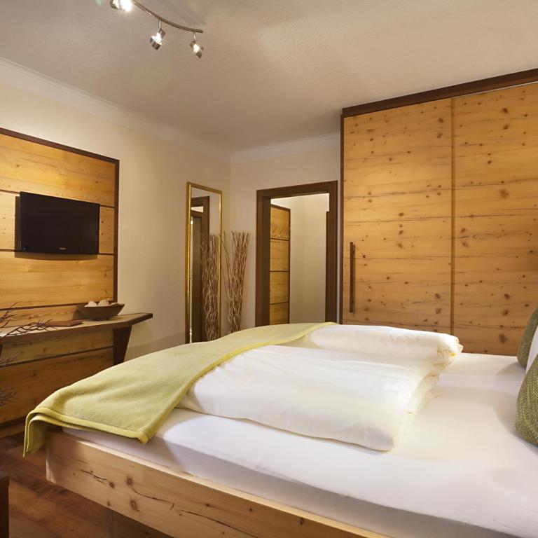Hotel Bergblick - Doppelzimmer mit Balkon oder Terrasse und Bergblick - 5