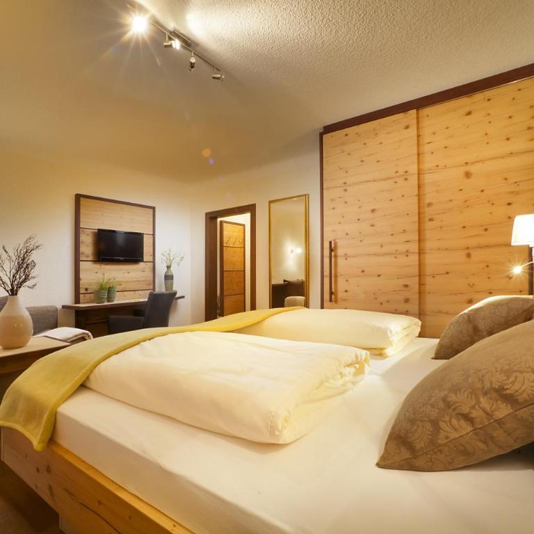 Hotel Bergblick - Doppelzimmer mit Balkon oder Terrasse und Bergblick - 7
