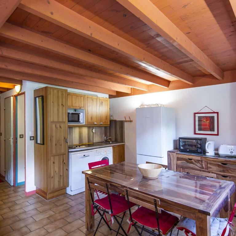 Chalet Mitoyen 3 Chambres, Terrasse, Proche Centre Cauterets, Navette Ski Gratuite - FR-1-401-254 - Chalet - 2