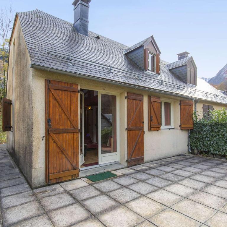 Chalet Mitoyen 3 Chambres, Terrasse, Proche Centre Cauterets, Navette Ski Gratuite - FR-1-401-254 - Chalet - 6