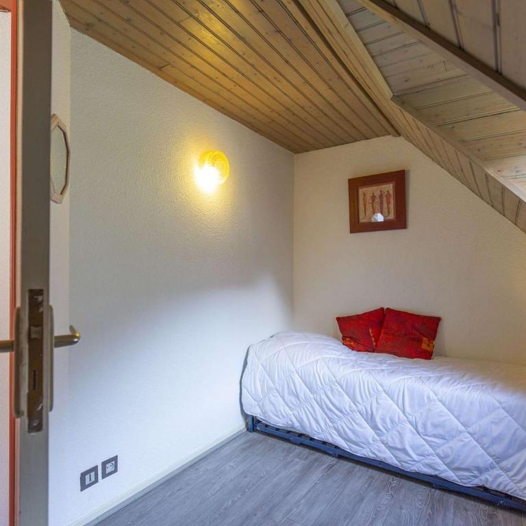 Chalet Mitoyen 3 Chambres, Terrasse, Proche Centre Cauterets, Navette Ski Gratuite - FR-1-401-254 - Chalet - 10