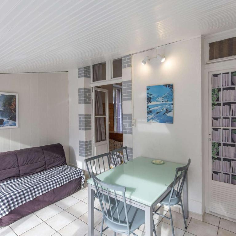 **Charmant logement à Cauterets avec balcon, proche des pistes et randonnées** - FR-1-401-253 - Studio - 6