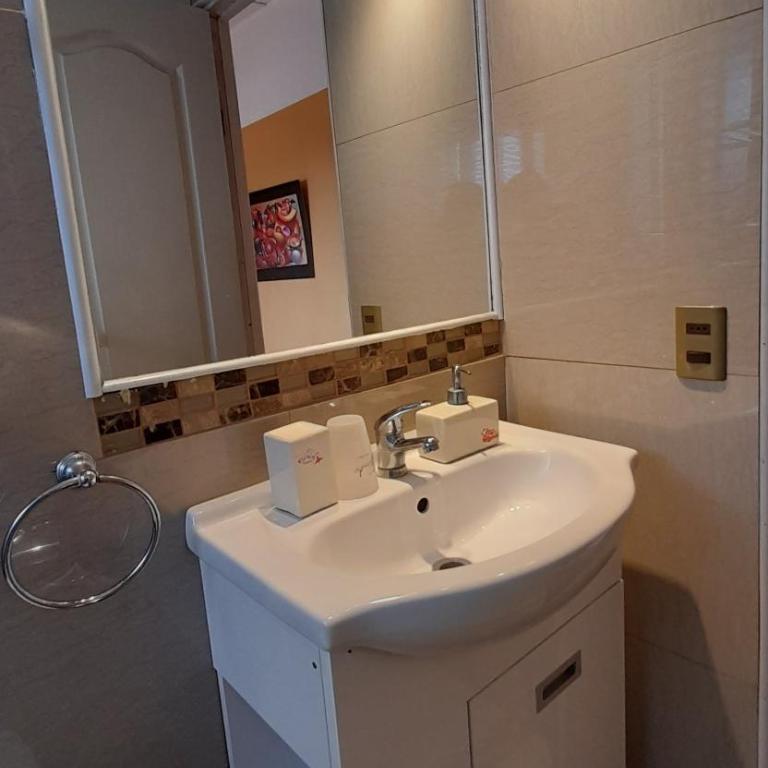 Hostal del Aguila - Habitación Triple con baño privado - 3