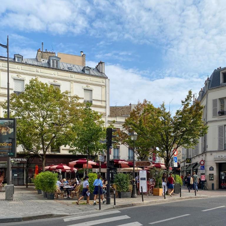 Cosy 2 room 50m2 Parisian classic flat - Passy, 16th arrondissement, near Eiffel Tower - Appartement - Rez-de-Chaussée - 38