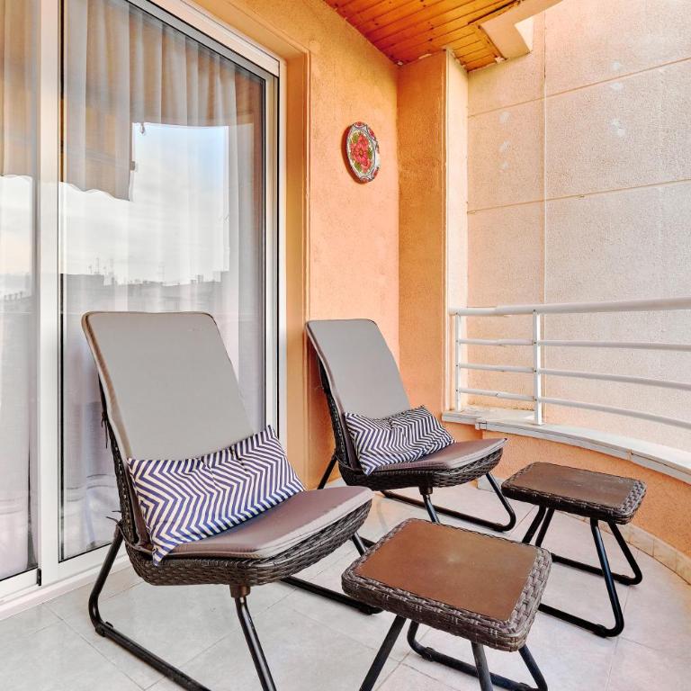 lovely sunny apartment with shared pool and private parking - Two-Bedroom Apartment - 15