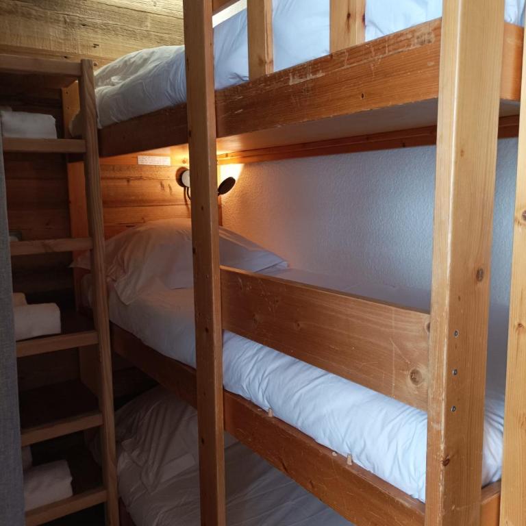 Chalet Olympie, Appartement avec balcon et vue montagne, ski aux pieds, Méribel-Mottaret - Apartment - 17