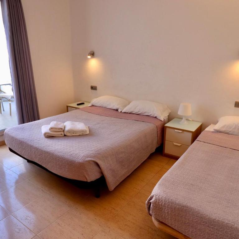 Hotel Ibiza - Habitación Triple - 1