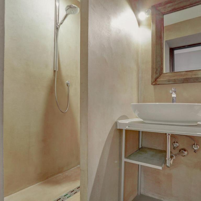 CAPO D'AFRICA 30 - COLOSSEO - Camera Tripla con Bagno Privato - 5