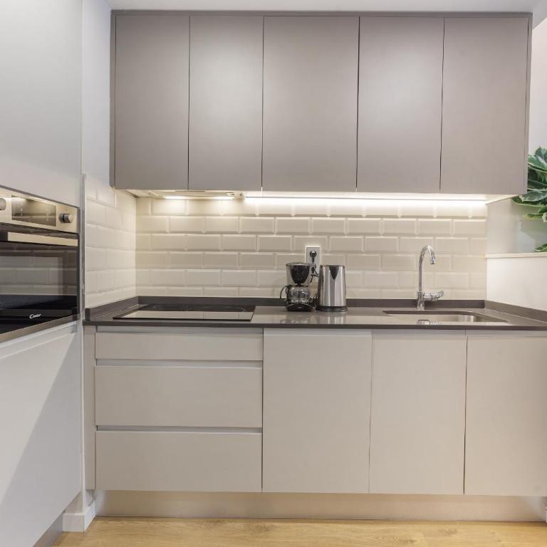 Rubik en Madrid - One bedroom with patio - 15
