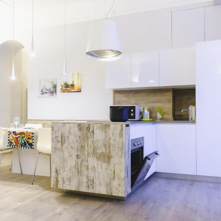 GuestHost - BOOK NOW! Corso Buenos Aires & Loreto M1 Apartment - Appartamento con 2 Camere da Letto - 3