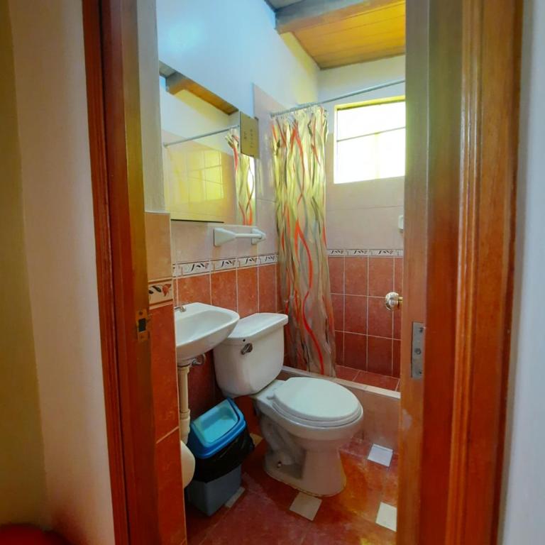 Hostal Dulzura - Suite Estándar - 17