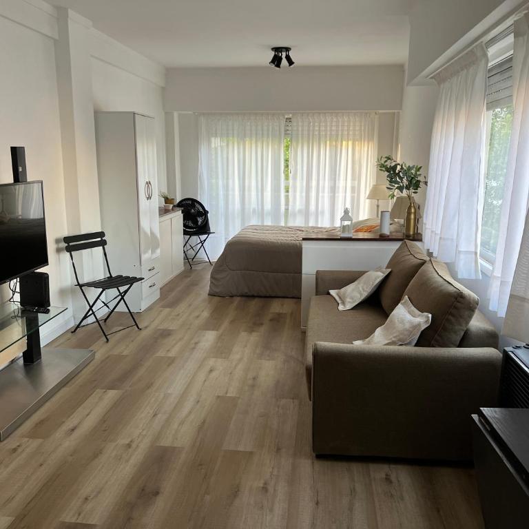 Monoambiente con cochera. Excelente ubicación. - Apartamento de 1 dormitorio - 1