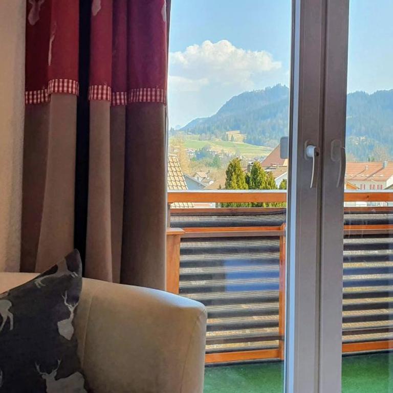 Falkenstein - Ruhige familienfreundliche 3-Zimmer-Ferienwohnung mit Alpenpanorama in Pfronten Mitte - Apartment mit 2 Schlafzimmern - 11