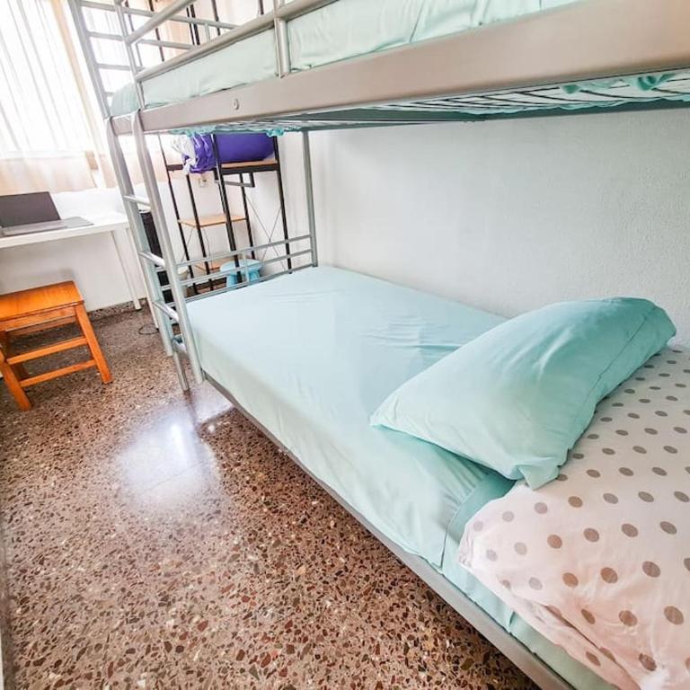 Piso ideal con WIFI Parking y Desayuno - Two-Bedroom Apartment - 21