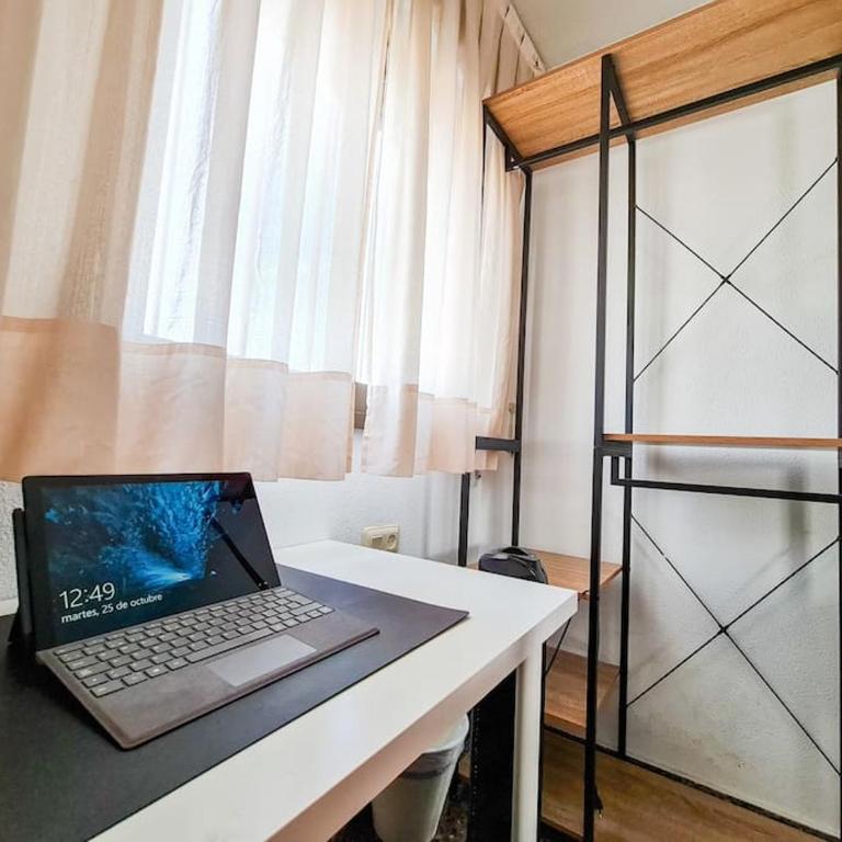 Piso ideal con WIFI Parking y Desayuno - Two-Bedroom Apartment - 28