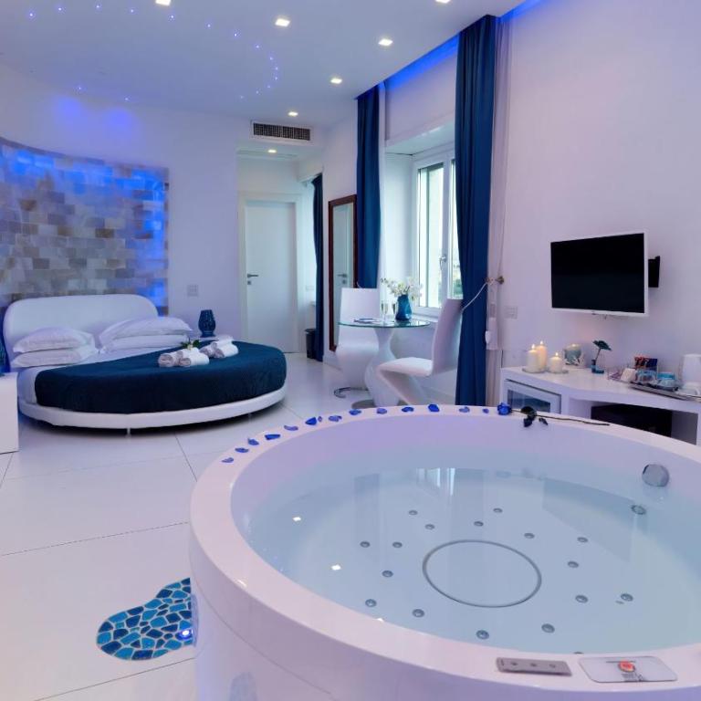 Aquaboutique Wellness&Spa - Suite King con Vasca Idromassaggio - 2