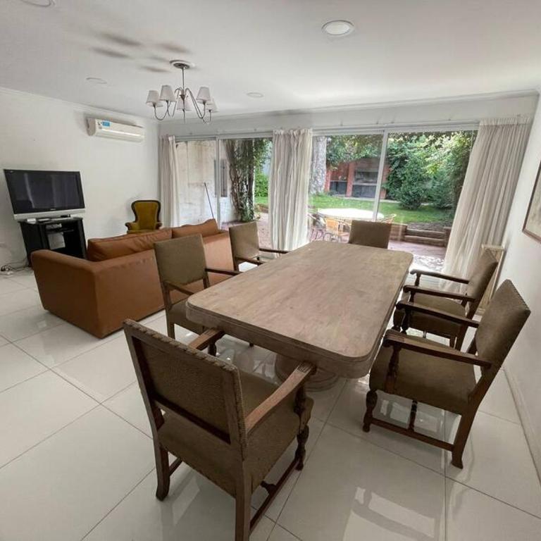 Amplia Casa cerca de Aristdes con Patio y Parilla - Two-Bedroom House - 1