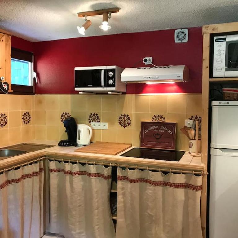 Appartement 65m2 esprit Chalet. Parking. Balcon - Appartement 2 Chambres - 8