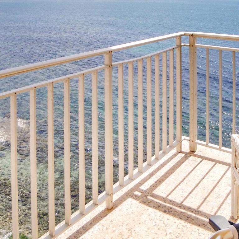 Awesome Apartment In Torrevieja - Apartamento de 3 dormitorios - 10