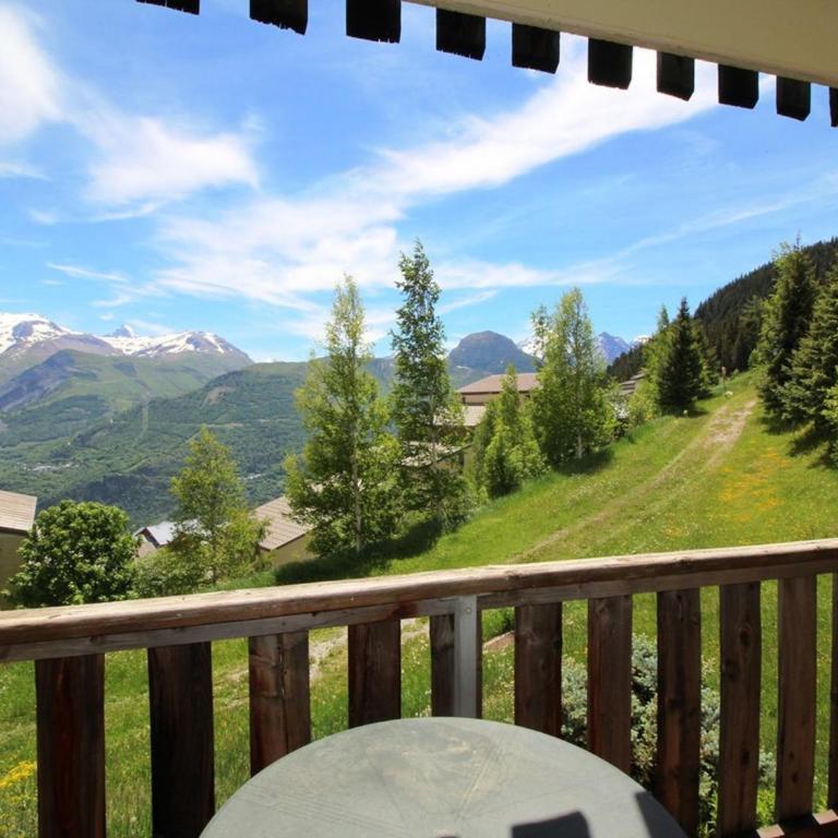 Studio cabine au pied des pistes avec balcon et parking gratuit, proche commerces - Auris en Oisans - FR-1-297-69 - Appartement (3 Adultes) - 2