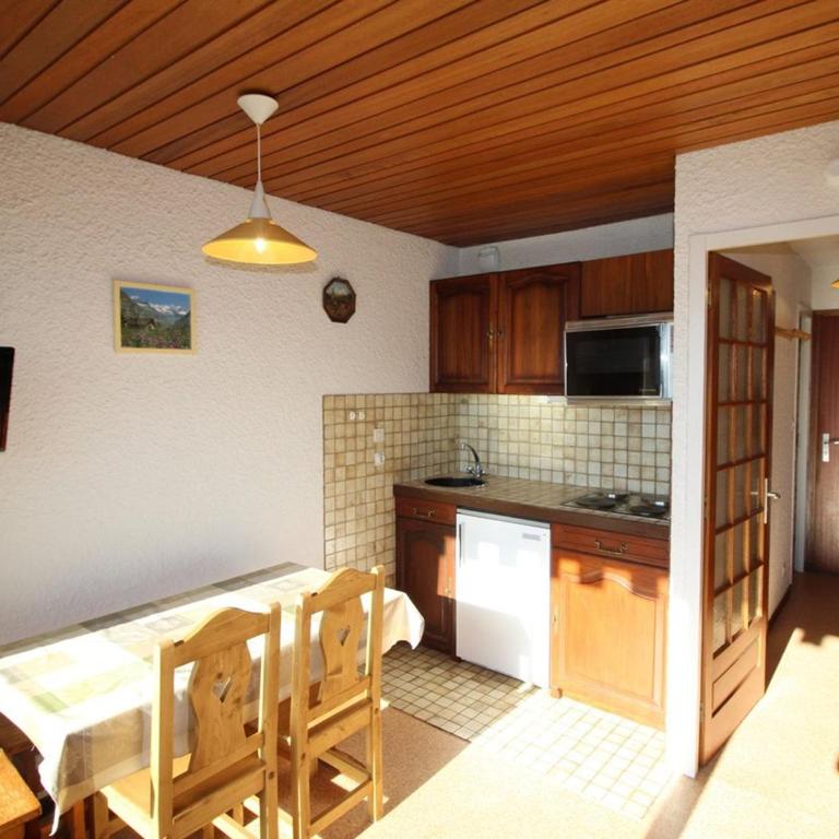 Studio cabine au pied des pistes avec balcon et parking gratuit, proche commerces - Auris en Oisans - FR-1-297-69 - Appartement (3 Adultes) - 5