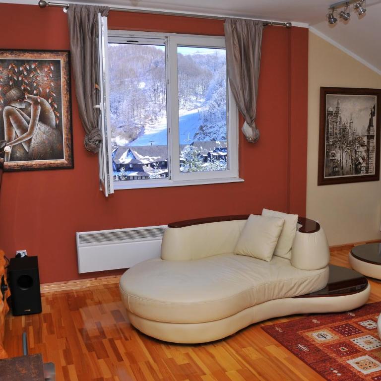 APARTMENTS FOKA & SPA - 600m from Gondola ski lift - Two-Bedroom Apartment with Terrace - 3