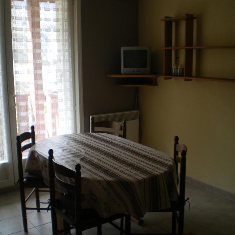 Agréable Studio à 400 m du centre ville de Luz - Appartement 1 Chambre - 2