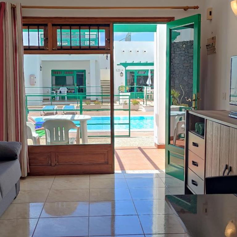 Apartamentos Las Palmeras I - Apartment with Pool View - 2