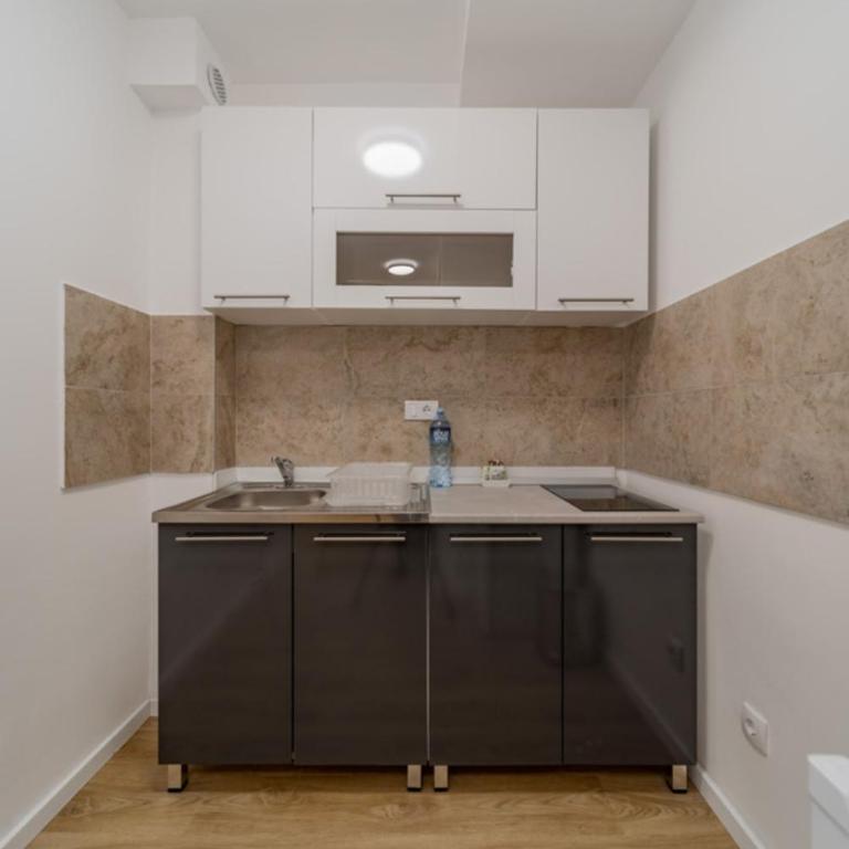 M Apartments - Standardni Apartman - 7