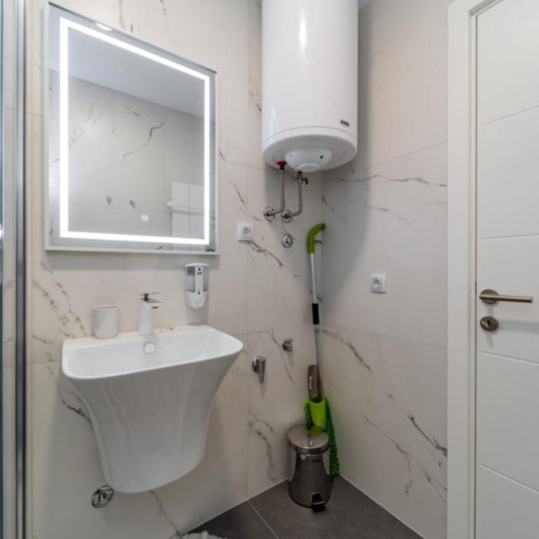 M Apartments - Standardni Apartman - 10