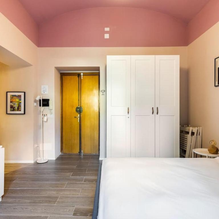 Santa Chiara Suites by Home4holidays - Monolocale con Balcone - 22