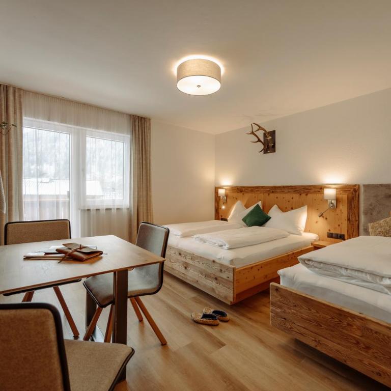 Appartement Wiederkehr - Apartment with Balcony - 11
