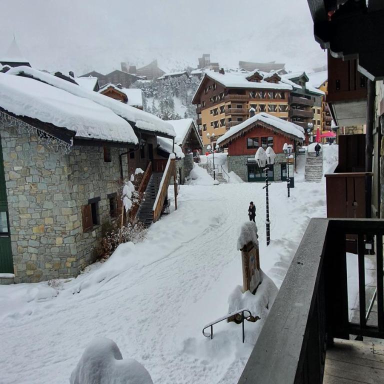 Appartement ARC 1950 m, Ski au pied, piscine extérieure chauffée, remontées mécaniques à 100m, sauna et salle de sports - Appartement - 25