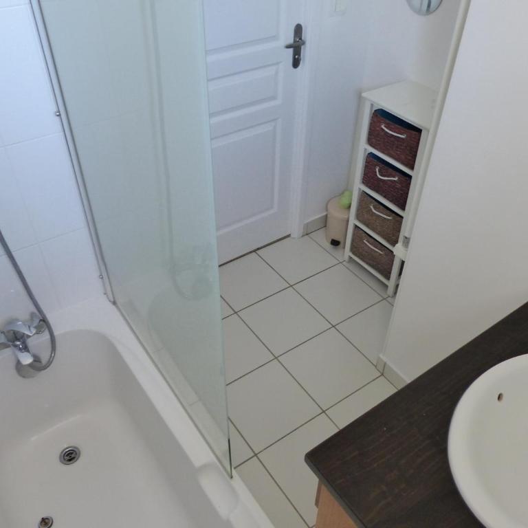 Appartement Pour 4 Personnes- Residence L accalmie - Two-Bedroom Apartment - 13