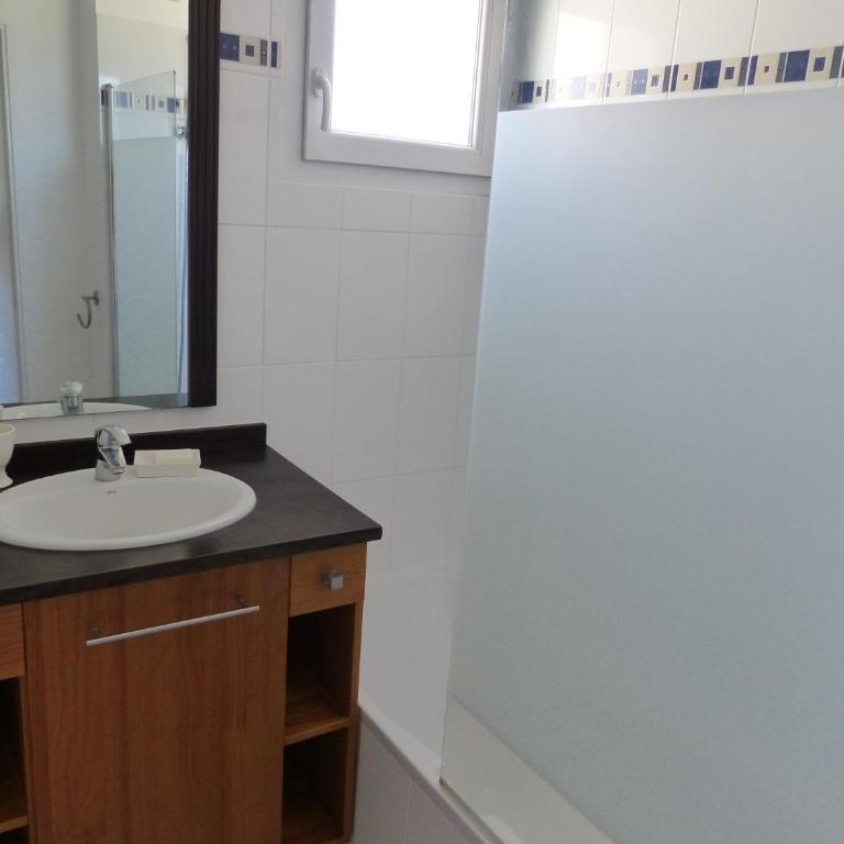 Appartement Pour 4 Personnes- Residence L accalmie - Two-Bedroom Apartment - 12