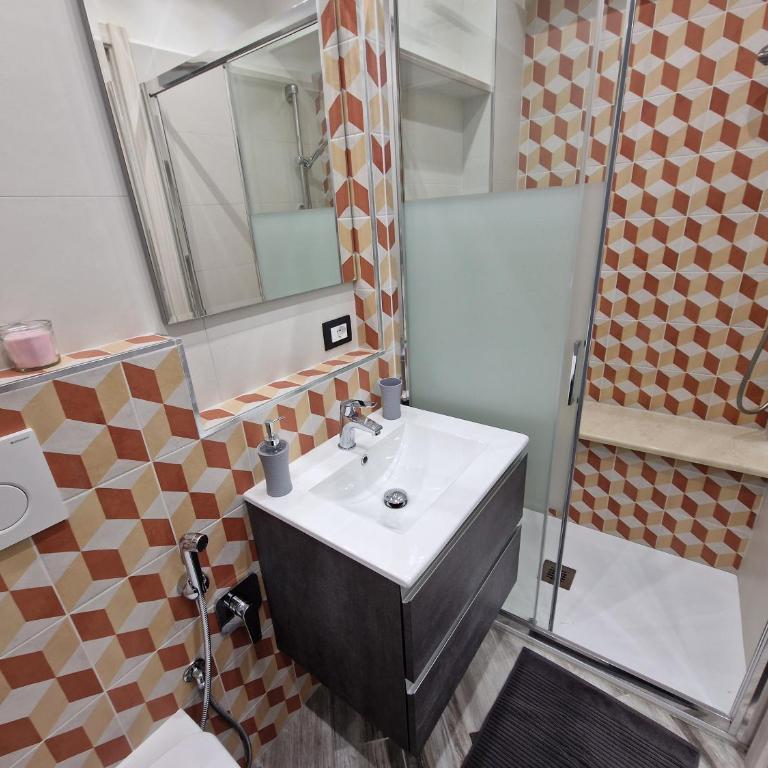 Appartamento in Piazza Vittorio Veneto con parcheggio, Torino - Three-Bedroom Apartment - 34