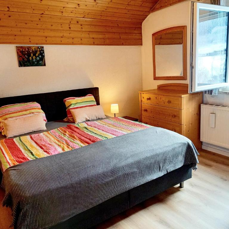 Alie Gusta - Apartment mit Blick auf die Berge - 5