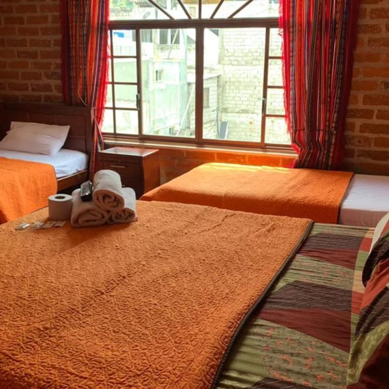 Hostal Viajero's - Triple Room with Mountain View - 8