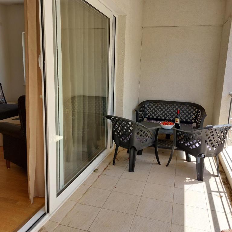 Apartment-Hotel Vila Petrovic-Becici - Apartman s 1 Spavaćom Sobom i Terasom - Prizemlje - 11