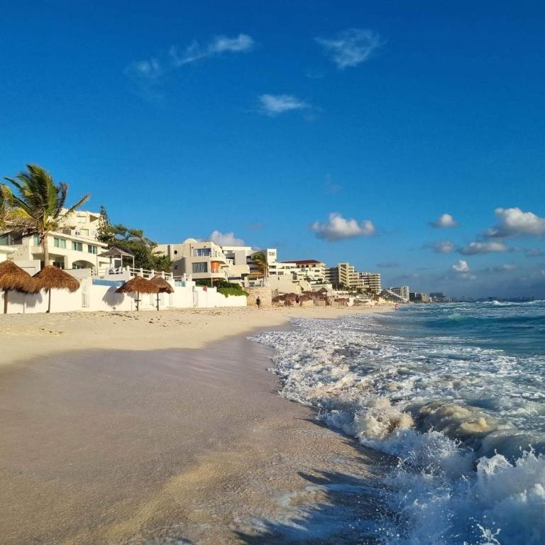 Beachfront Three-Story Coastal Penthouse, 3BR-3BA - Penthouse Apartment - 6