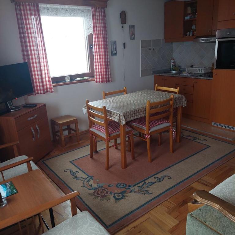 Villa Sofija - One-Bedroom Apartment with Mountain View - 27