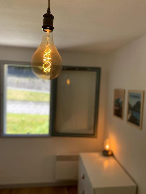 T3 centre ville avec parking, balcon et wifi. 5P. - Apartment mit 2 Schlafzimmern - 17