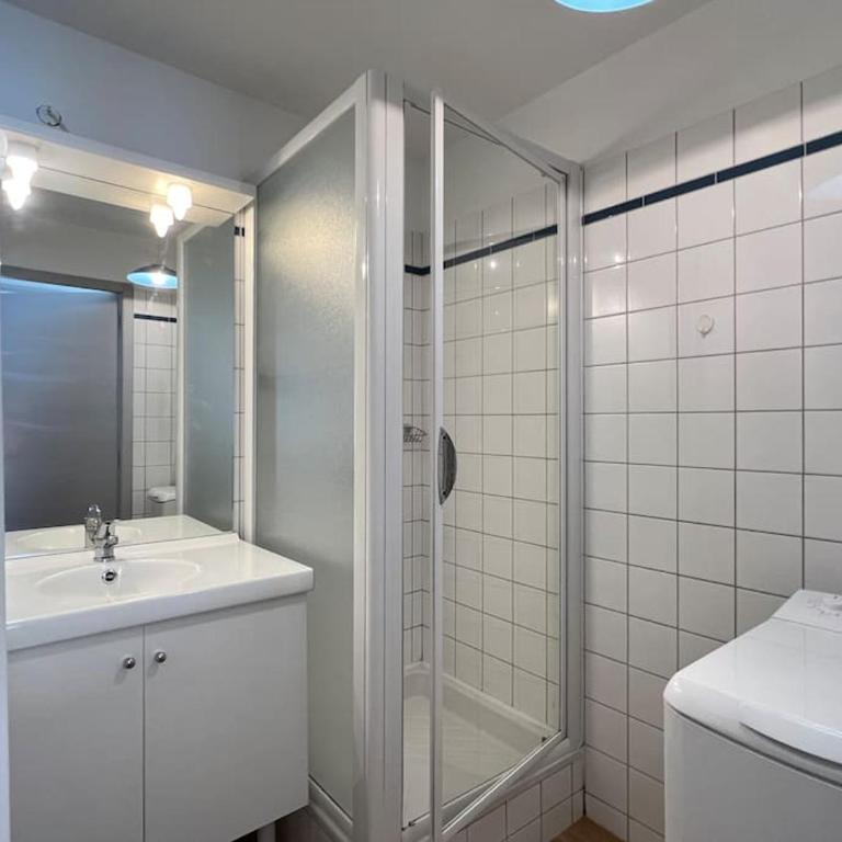 T3 centre ville avec parking, balcon et wifi. 5P. - Apartment mit 2 Schlafzimmern - 22