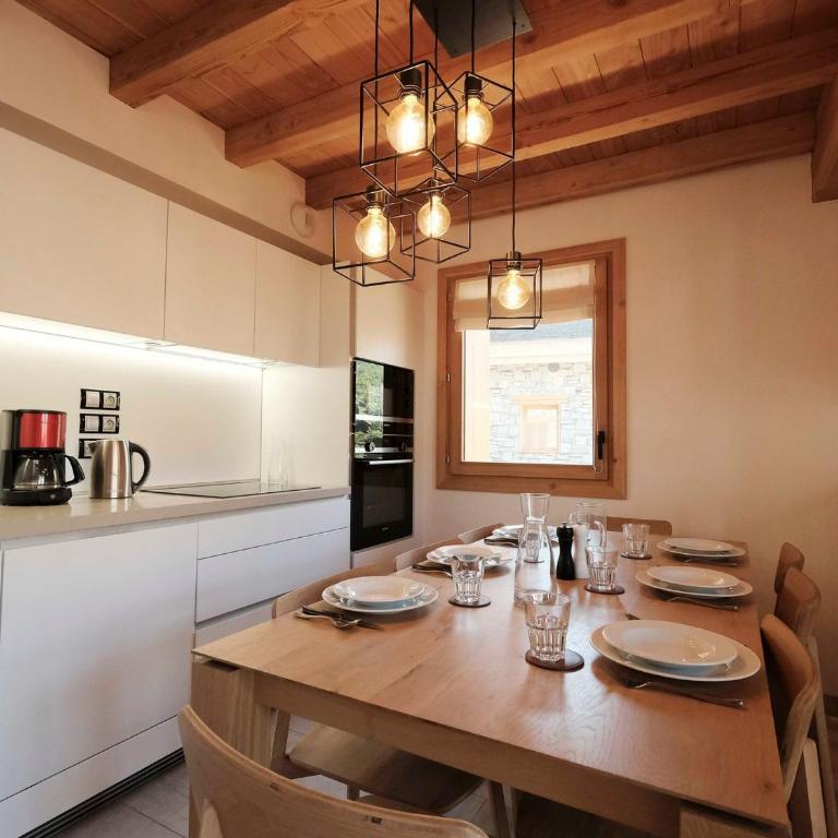 Chalet aux Pistes · 8 Pers · Wifi et Parking Couverts - FR-1-344-740 - Chalet - 14