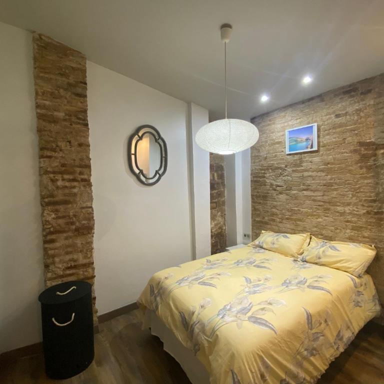 Your Valencia Home - One-Bedroom Apartment - 11