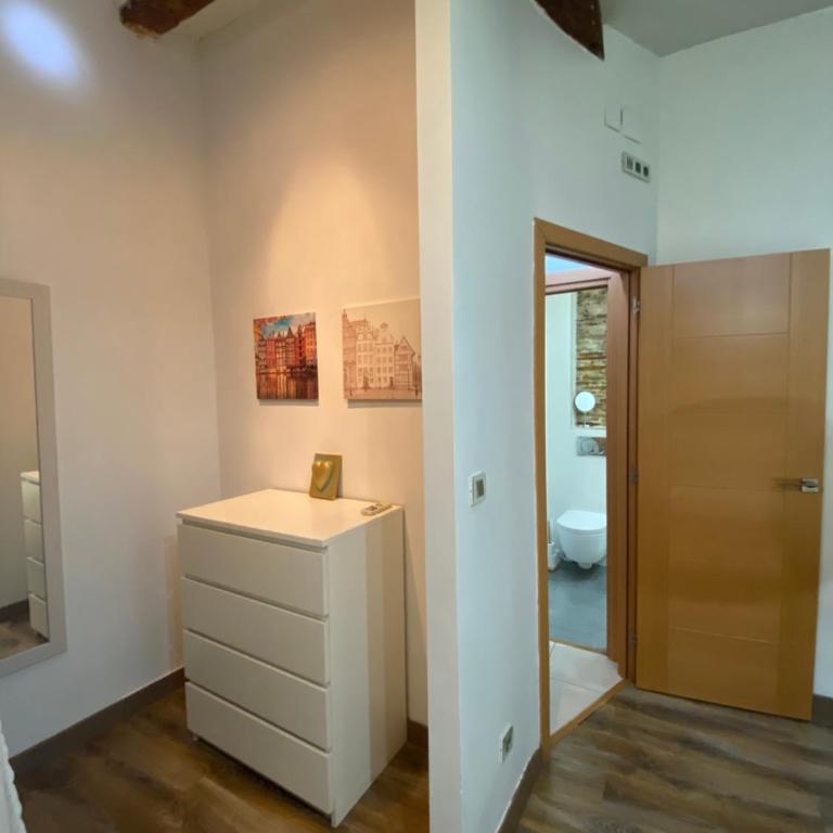 Your Valencia Home - One-Bedroom Apartment - 12