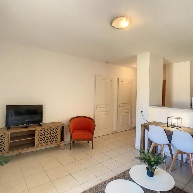 Bel F2 climatisé avec terrasse, proche Thermes et centre-ville, animaux acceptés - FR-1-451-154 - Appartement 1 Chambre - 4