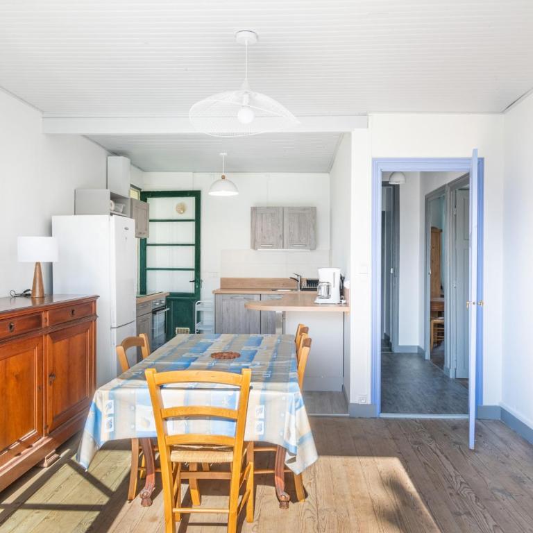 Maison Individuelle T4 pour 5 pers, Proche Centre et Océan, Grand Jardin, Non Fumeur, Pas d'animaux - FR-1-521-190 - Ferienhaus - 4