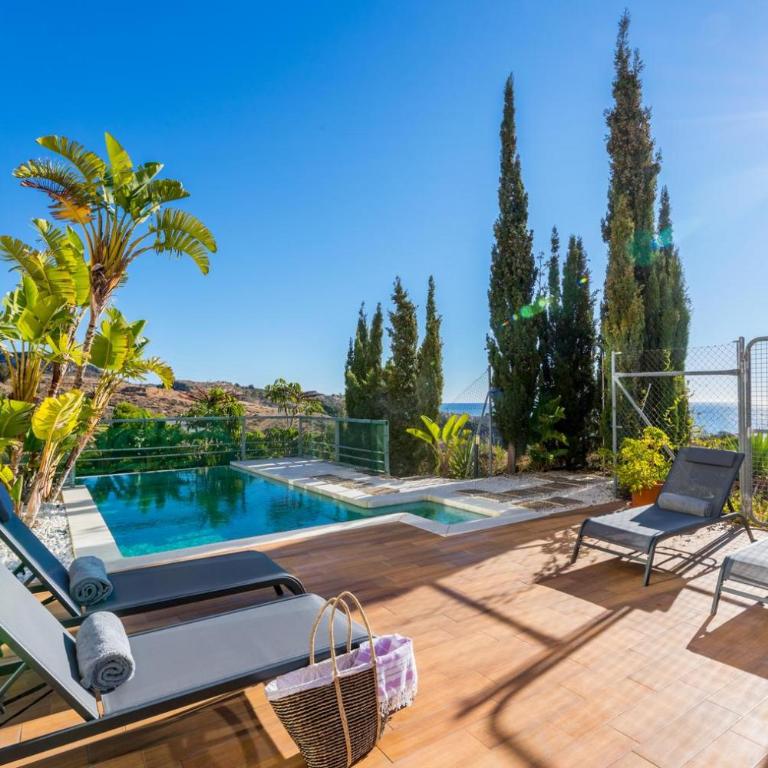 Luxury Villa with swimming pool and amazing views - Villa - 3